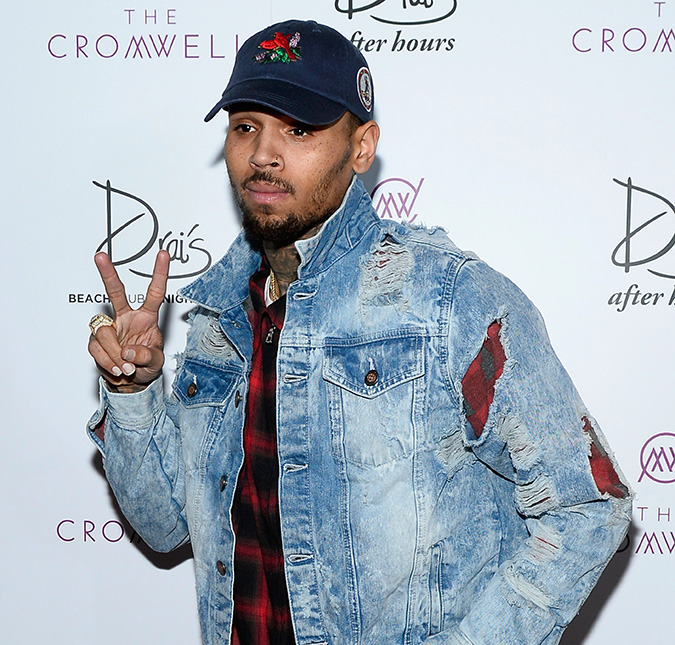 Chris Brown se revolta contra o <i>Grammy</i> nas redes sociais