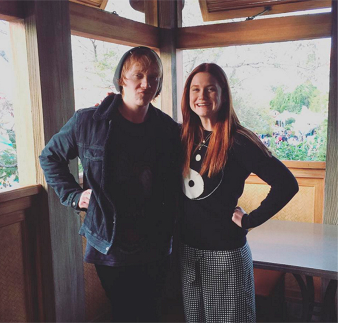 Atores de <i>Harry Potter</i>, Rupert Grint e Bonnie Wright se encontram novamente