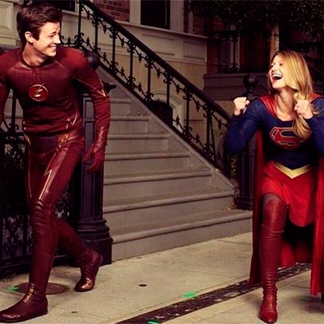 Pode comemorar: <i>The Flash</i> e <i>Supergirl</i> terão um <i>crossover</i> em breve!