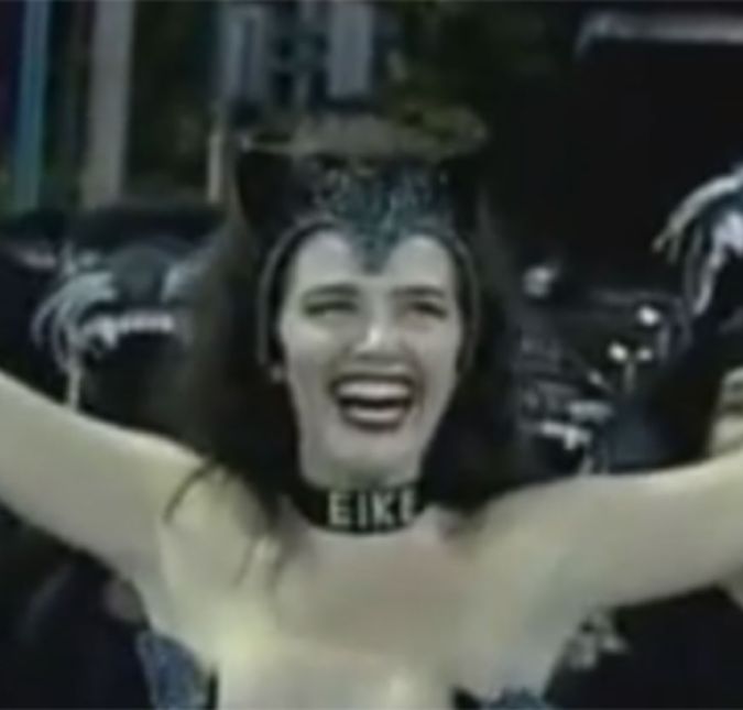 Luma de Oliveira estava com uma coleira escrito EIKE em referência ao seu marido na época, o empresário Eike Batista. Em 2005, ela voltou a desfilar com um colar polêmico. Dessa vez, algemas eram exibidas como pingente do colar. Na época, Luma disse que fazia referência a todas as mulheres que se sentiam presas por causa dos ciúmes de seus companheiros.