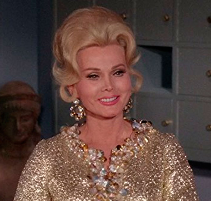 Lenda do cinema, Zsa Zsa Gabor é internada aos 99 anos de idade