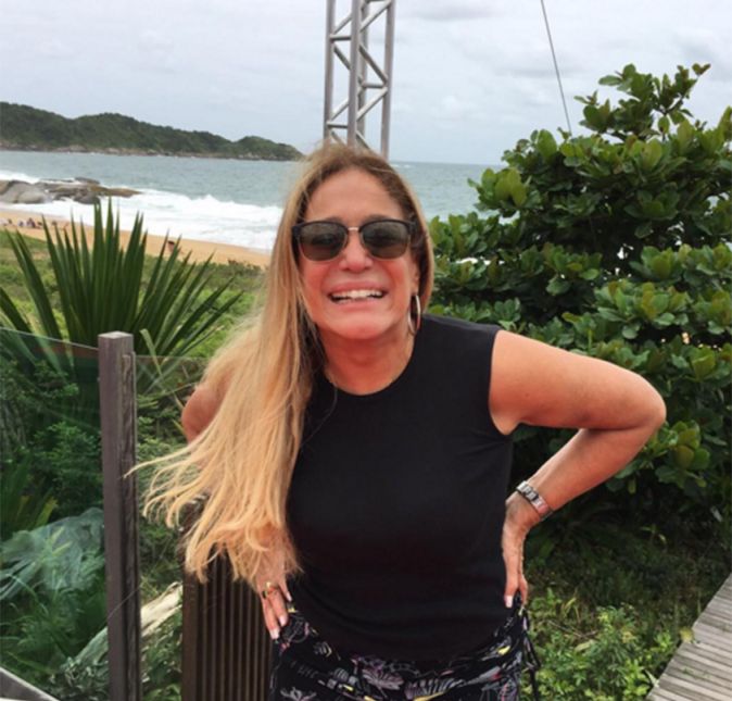 Certa vez, resumiu bem: - A mulher jovem quer ser amada e a mulher mais velha, desejada. Certa vez, resumiu bem: - A mulher jovem quer ser amada e a mulher mais velha, desejada.