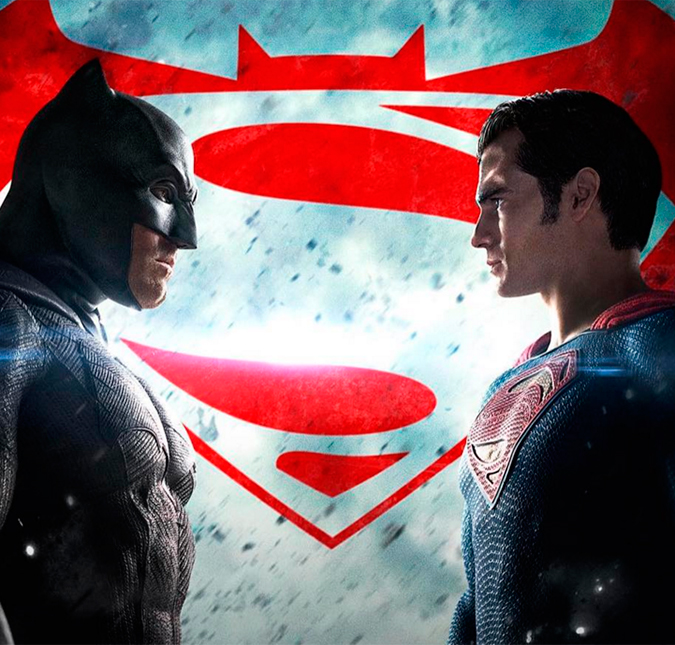 Mais um <i>trailer</i> de <i>Batman vs Superman</i> é divulgado - e a tensão entre os dois heróis só aumenta. Veja!