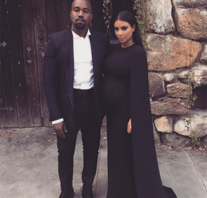 Kim Kardashian não estaria contente com o comportamento de Kanye West nas redes sociais, diz <i>site</i>