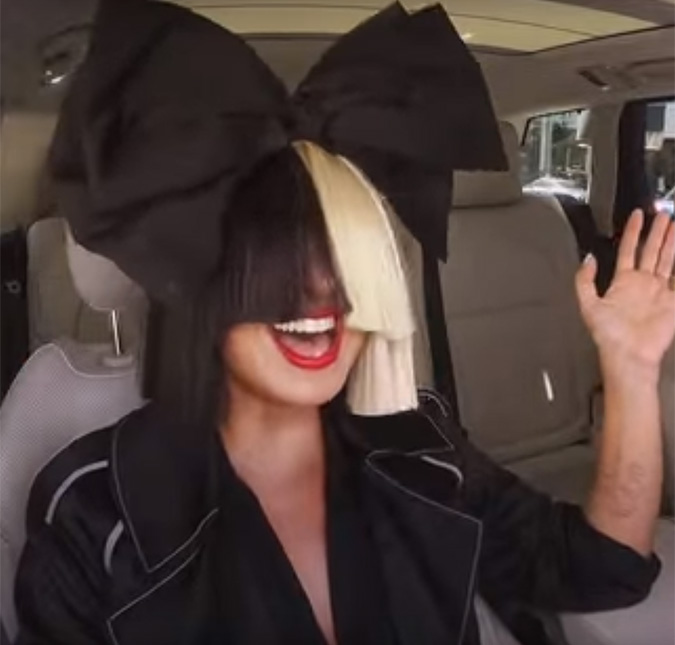 James Corden usa peruca para receber Sia na <i>Carpool Karaoke</i>, assista!