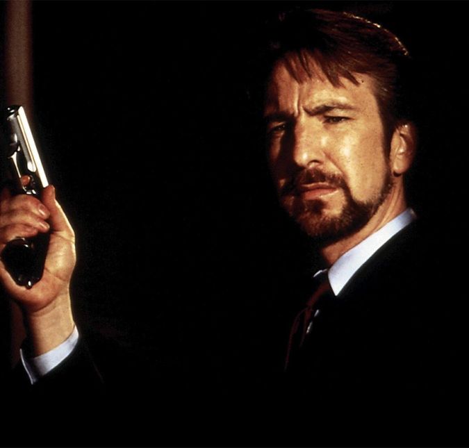 Antes de ser um bruxo que supostamente era aliado de Lord Voldemort, Alan viveu um vilão em Duro de Matar, chamado Hans Gruber. Ele foi o primeiro a dar uma bela dor de cabeça ao John McClane, personagem de Bruce Willis. Antes de ser um bruxo que supostamente era aliado de Lord Voldemort, Alan viveu um vilão em Duro de Matar, chamado Hans Gruber. Ele foi o primeiro a dar uma bela dor de cabeça ao John McClane, personagem de Bruce Willis.