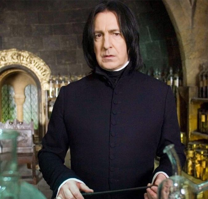 Que tal relembrar o legado do intérprete de Severo Snape?