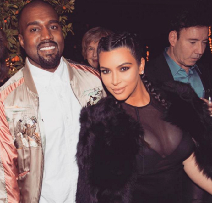 Após declarações polêmicas de Kanye West, Kim Kardashian diz que entende marido, mas não suporta seus <i>tweets</i>