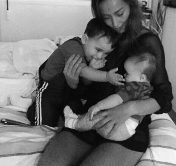 Sabrina Sato mostra que tem muito jeito com criança, veja foto!