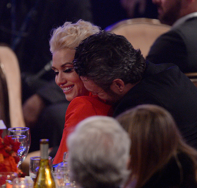 Ellen DeGeneres coloca Gwen Stefani em situação constrangedora ao perguntar de Blake Shelton, assista ao vídeo!