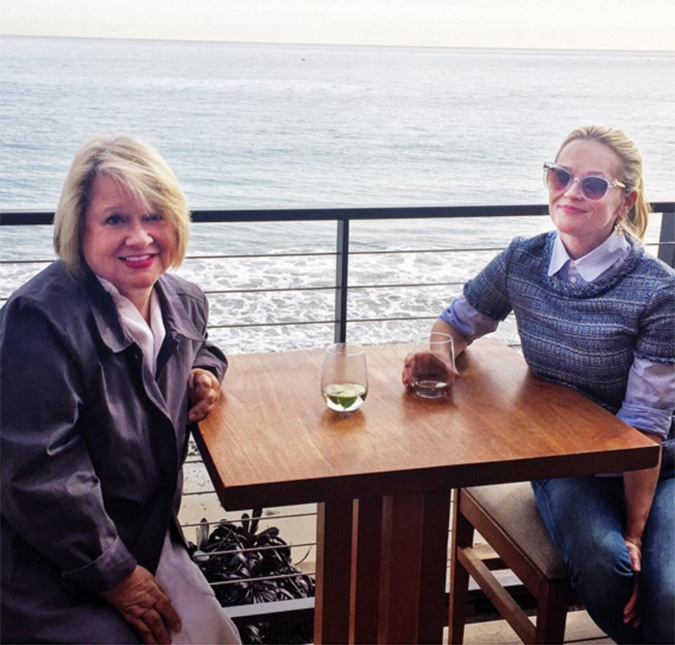 Reese Witherspoon posta foto fofa com sua mãe, veja!