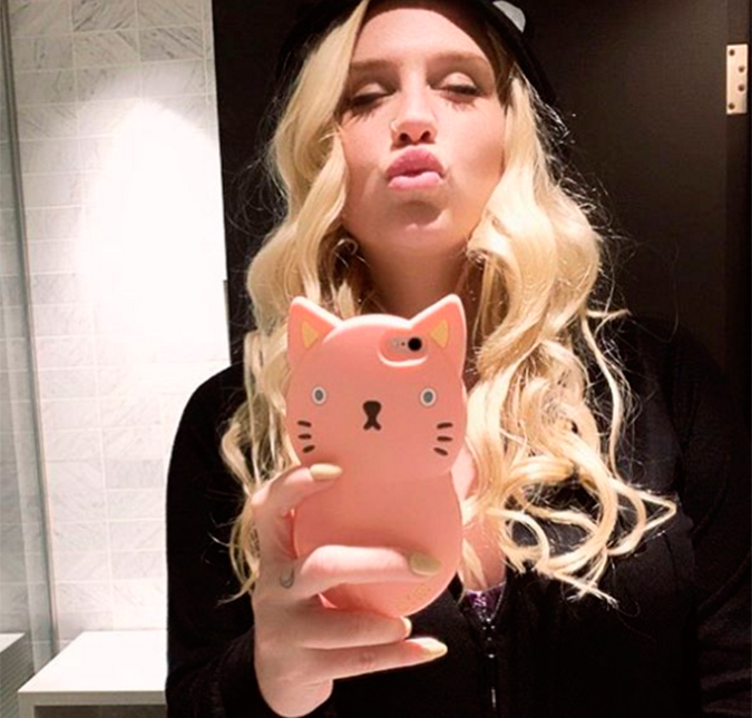 Mãe de Kesha comenta relação da filha com o produtor: -<I>Dr. Luke quase nos destruiu</I>