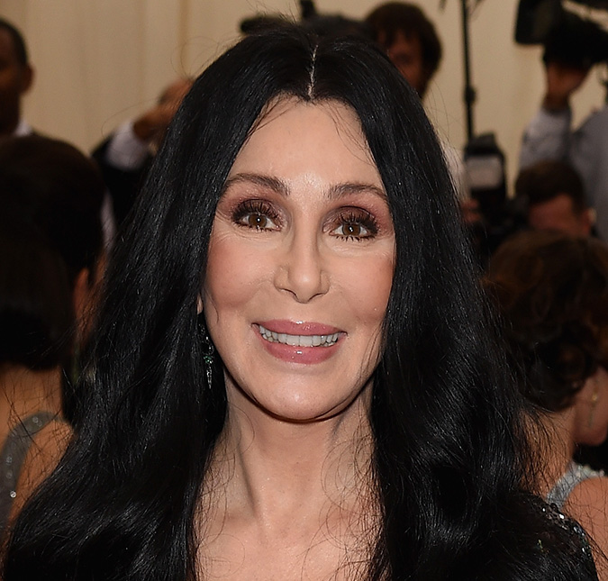Cher estaria vivendo à base de remédios, diz <i>site</i>