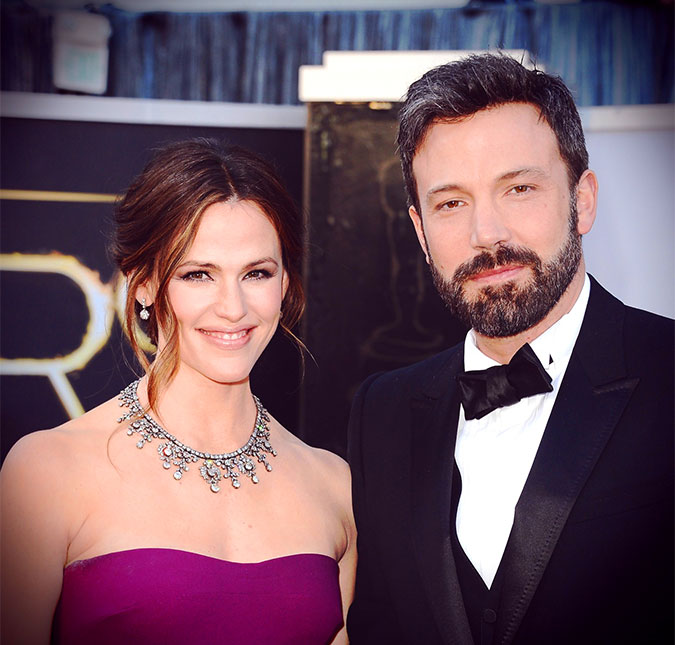 Relutante, Ben Affleck comenta declarações de Jennifer Garner sobre o divórcio deles