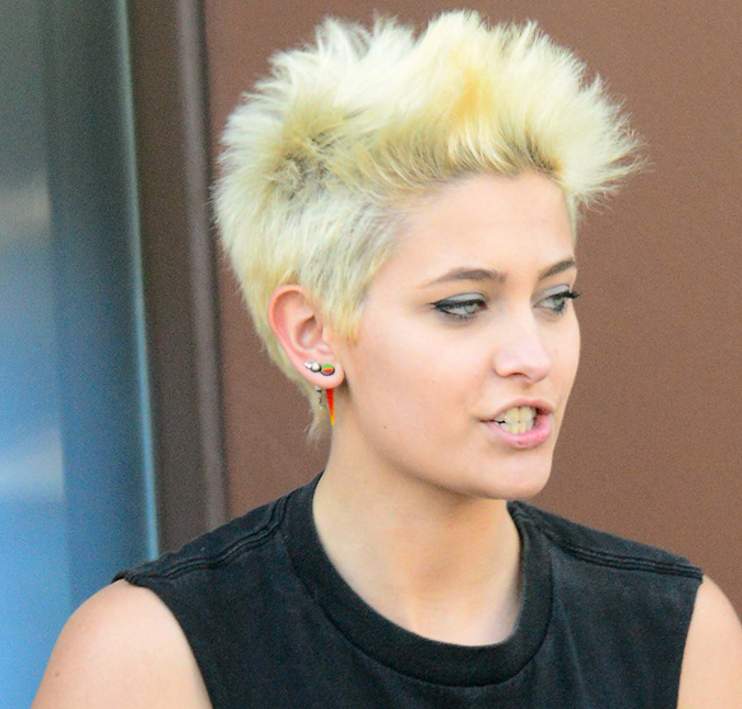 Filha de Michael Jackson, Paris Jackson continua surpreendendo
