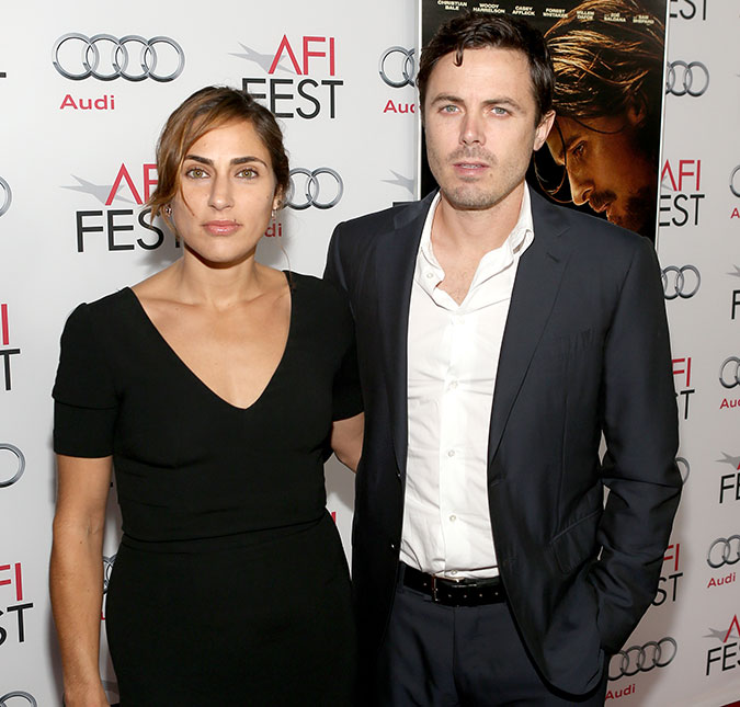 Casey Affleck, irmão de Ben Affleck, anuncia o fim de seu casamento com Summer Phoenix, após dez anos juntos