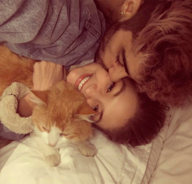 Gigi Hadid posta foto com Zayn Malik e presta homenagem ao seu falecido gato