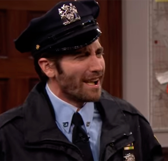 Jake Gyllenhaal aparece como policial em quadro de Jimmy Fallon, assista!