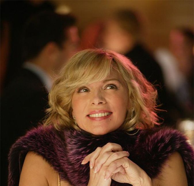 Kim Cattrall, a eterna Samantha, insistia em ficar sempre de saltos altos, mesmo se estivesse sendo filmada da cintura para cima. Ela dizia que isso a fazia se sentir mais como a Samantha, sua personagem. Kim Cattrall, a eterna Samantha, insistia em ficar sempre de saltos altos, mesmo se estivesse sendo filmada da cintura para cima. Ela dizia que isso a fazia se sentir mais como a Samantha, sua personagem.
