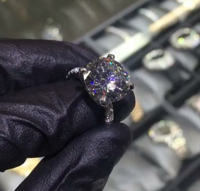 Saiba os detalhes do anel de noivado que Rob Kardashian deu à Blac Chyna!