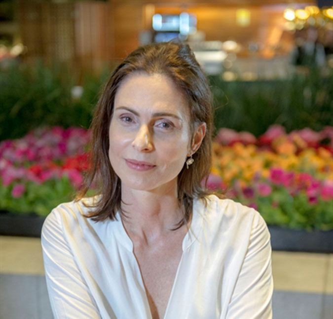 Silvia Pfeifer, atriz da novela <i>Meu Bem, Meu Mal,</i>revela que não atua mais na <i>TV</i> por falta de convite
