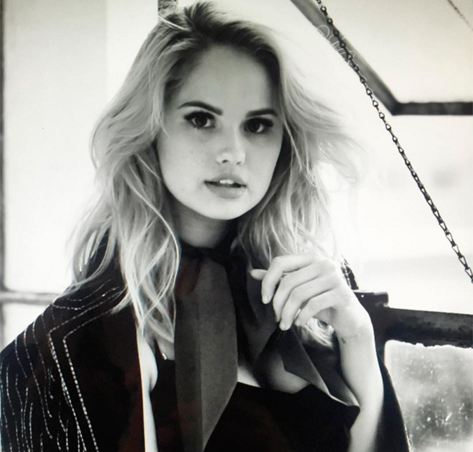 Debby Ryan, estrela da <I>Disney</I>, pede desculpas publicamente por ter sido presa