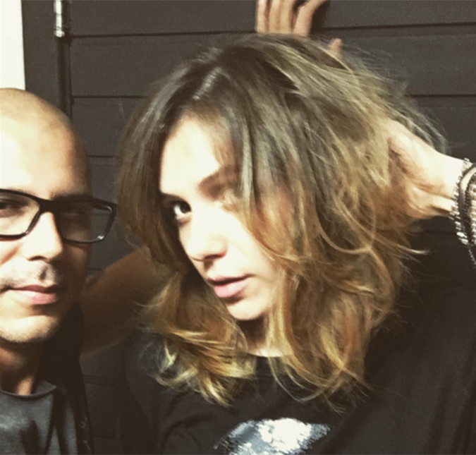 Monica Iozzi muda o visual e adota mechas loiras, vem ver!