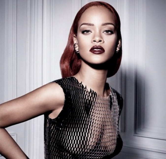 Rihanna tem uma grande surpresa para os fãs de maquiagem