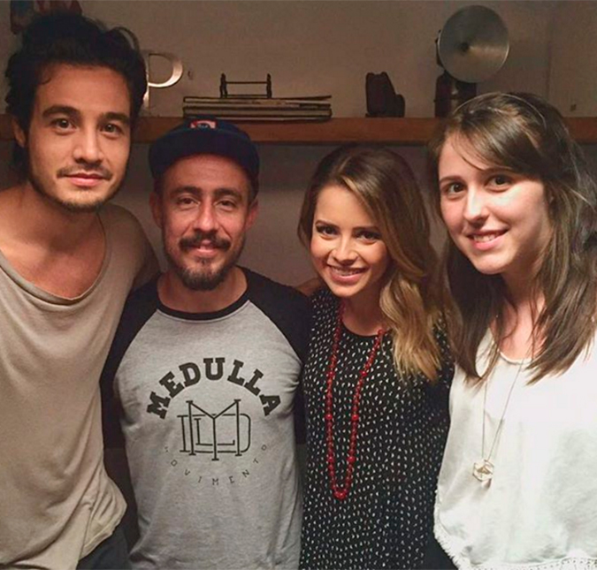 <I>Me Espera</I>, novo clipe de Sandy, conta com participação especial. Veja os bastidores da produção!