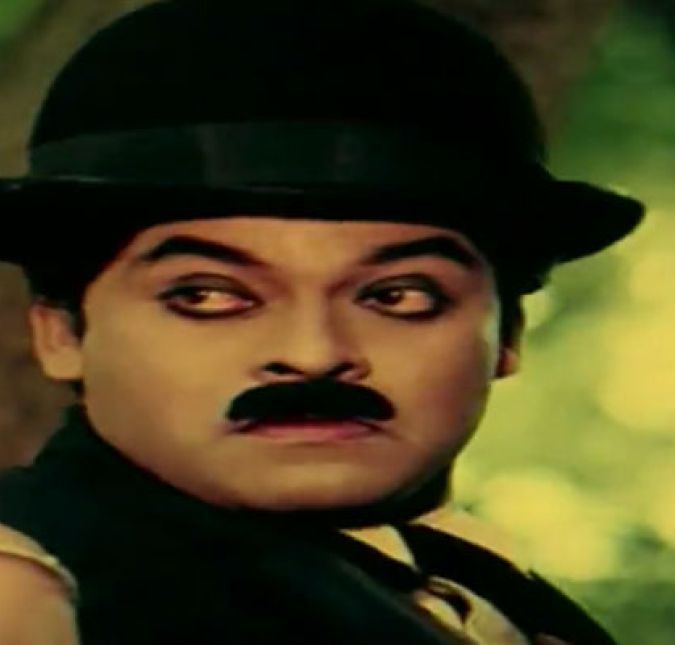 A indústria de Bollywood, na Índia, também ama Charlie Chaplin, e podemos ver isso pelo número de atores que interpretaram o astro, incluindo Chiranjeevi no filme Chantabbai, que não deixa nem o bigode sair do lugar! A indústria de Bollywood, na Índia, também ama Charlie Chaplin, e podemos ver isso pelo número de atores que interpretaram o astro, incluindo Chiranjeevi no filme Chantabbai, que não deixa nem o bigode sair do lugar!