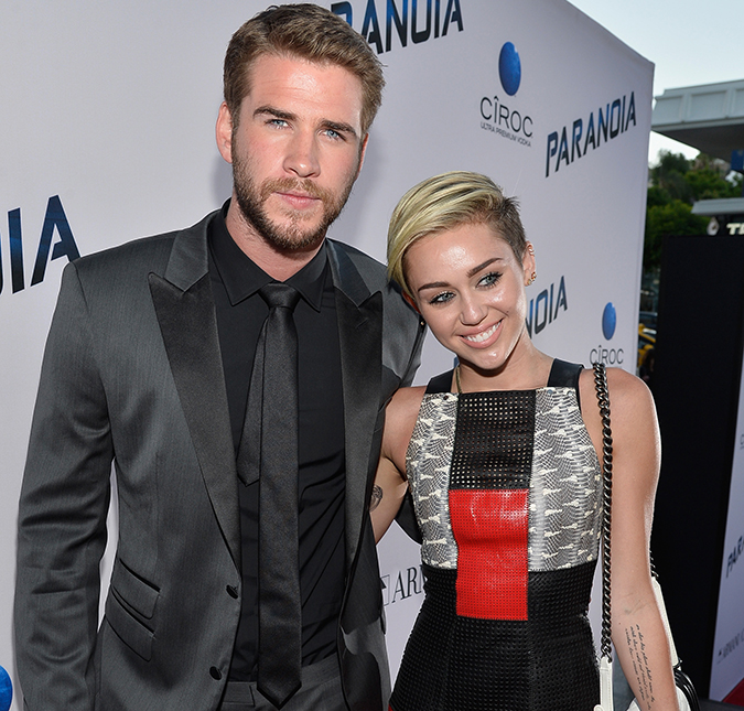 Liam Hemsworth afirma que não está noivo de Miley Cyrus