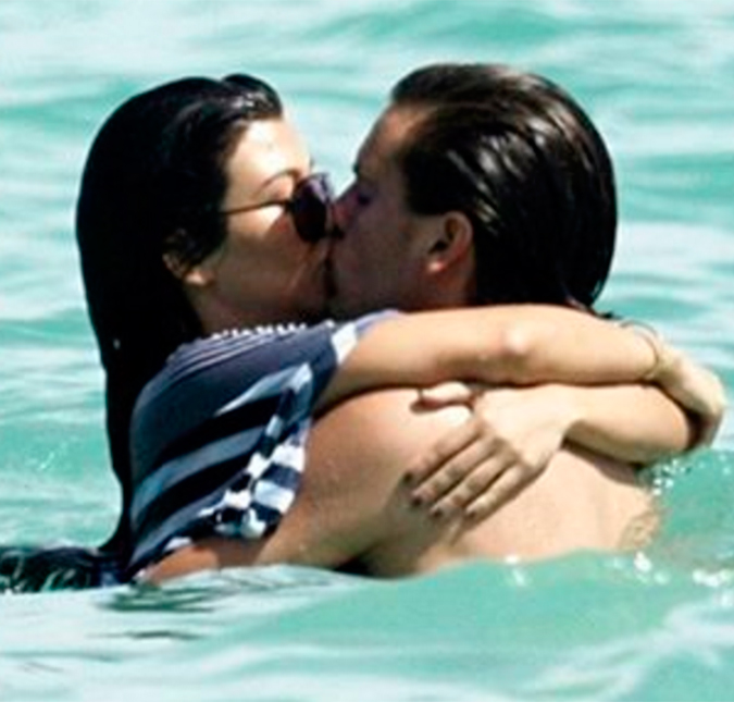 Scott Disick parabeniza Kourtney Kardashian com foto da época em que estavam juntos, saiba mais!