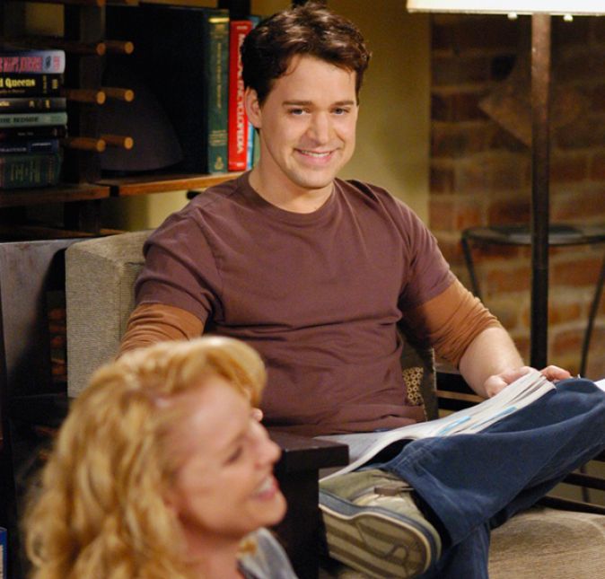 E quem não sente saudade de George? Vamos começar dizendo que ele e Izzie não teriam se envolvido em nenhum momento, assim, a amizade dos dois permaneceria sólida e livre de dramas desnecessários. O casamento de George com Callie, entretanto, não teria dado certo, e os dois terminariam em bons termos e estabeleceriam uma relação amigável. George também não teria morrido e se tornaria um ótimo cirurgião especializado em trauma, contribuindo com seu dom e talento até hoje. O médico também não iria para o exército, tendo uma carreira invejável dentro do Seattle Grace.