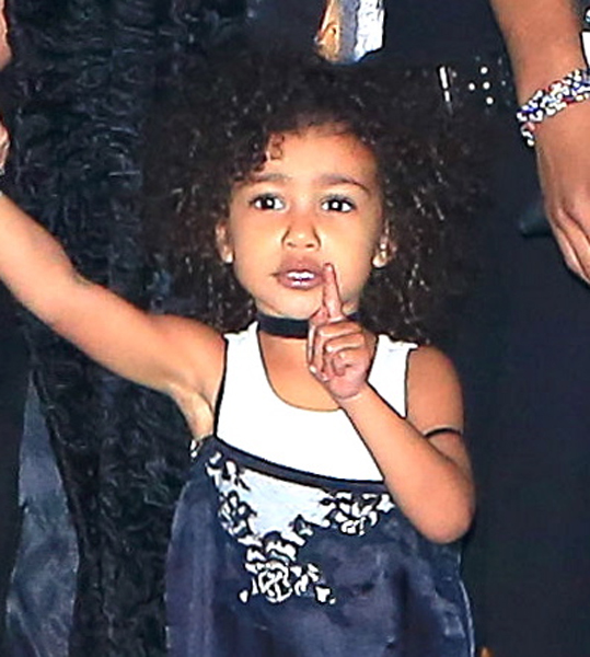 Tal mãe, tal filha... conheça os estilos de cabelo de North West, filha de Kim Kardashian!