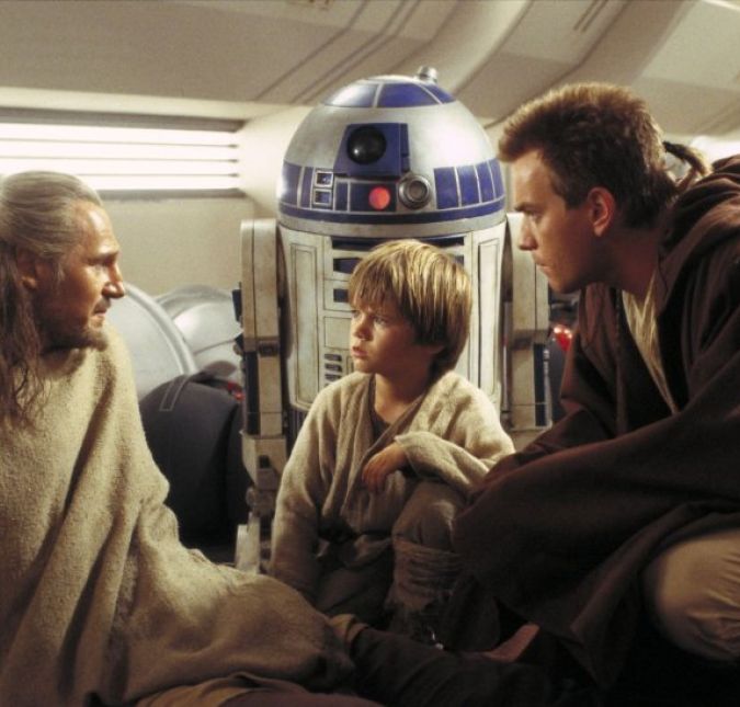 Vamos combinar que não é qualquer franquia que consegue começar pelo quarto filme, não é? Depois de três longas George Lucas ainda lançou outros três, todos com histórias anteriores ao primeiro, mostrando como todo o universo da saga tinha sido criado e como Darth Vader se tornou poderoso. E tudo isso sem descaracterizar qualquer trama ou personagem. É só para quem pode mesmo!