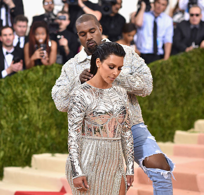 Kanye West teria demitido segurança que conversou com Kim Kardashian antes do Baile do Met