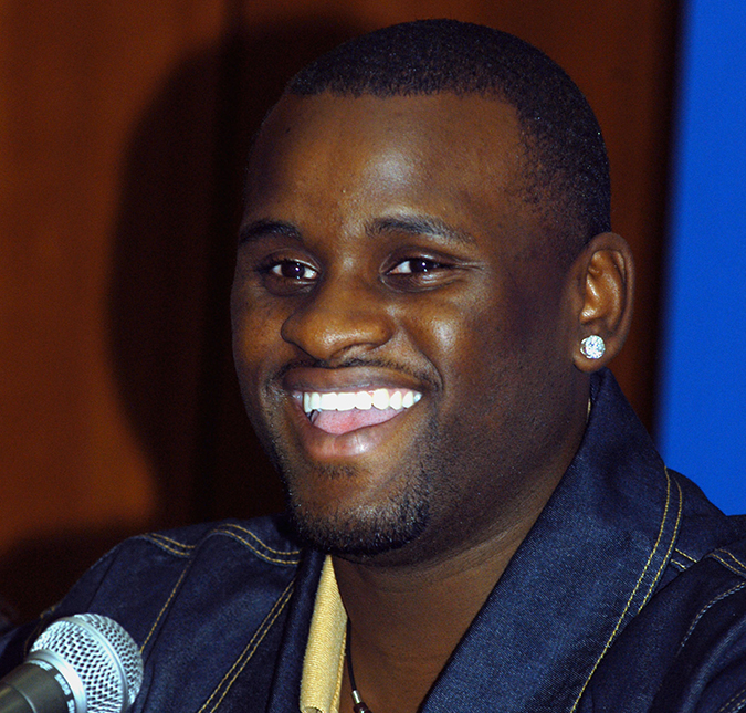 Rickey Smith, finalista da segunda temporada de <I>American Idol</i>, morre em acidente carro