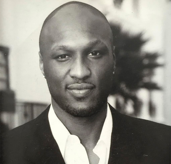 Lamar Odom é flagrado consumido bebida alcoólica em <I>shopping</i>, diz <I>site</I>