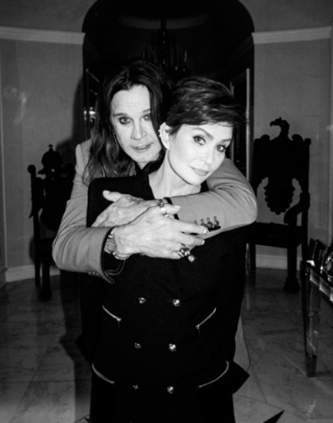 Sharon Osbourne faz sua primeira aparição pública depois de separação de Ozzy e afirma: - <i>Eu não posso mais viver assim.</i>