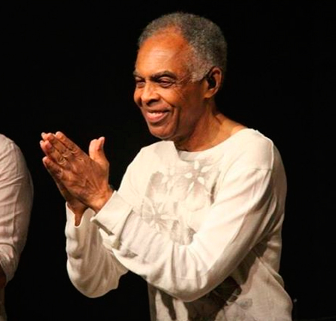 Gilberto Gil volta a ser internado e diz: <I>Espero em breve estar em casa</I>