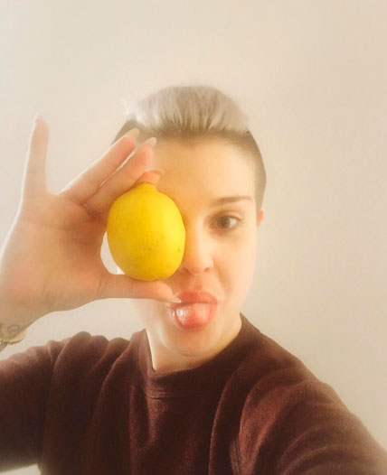 Kelly Osbourne mostra que sua mãe sabe fazer limonada igual a Beyoncé, entenda!