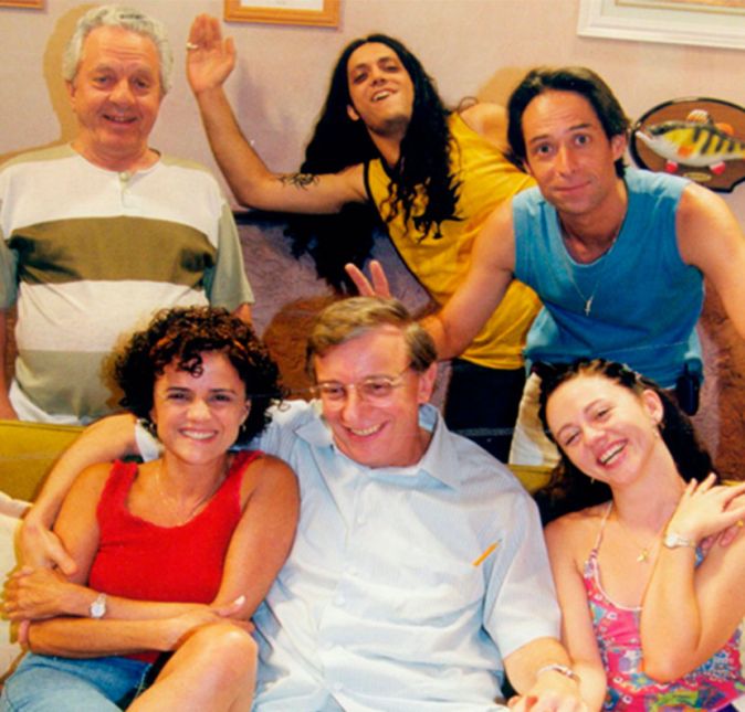 A Grande Família também nos faz sentir saudades! Desde a primeira versão da série, exibida em 1972, os telespectadores brasileiros puderam acompanhar essa família que além de muito engraçada, é atrapalhada, unida e também boa de briga!