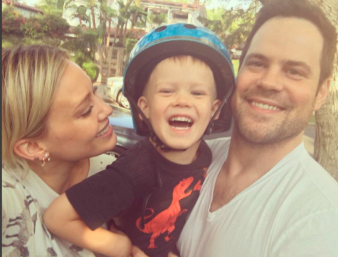 Hilary Duff é vista aos beijos com o ex-marido Mike Comrie e rumores de reconciliação aumentam!