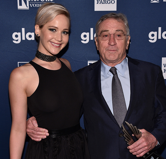 Robert De Niro brinca com Jennifer Lawrence dizendo: -<I>Se eu fosse lésbica, eu estaria em cima de você</I>