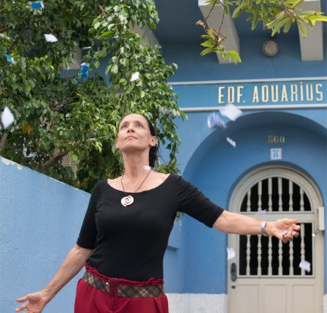 Filme <i>Aquarius</i>, protagonizado por Sônia Braga, é ovacionado no Festival de Cannes