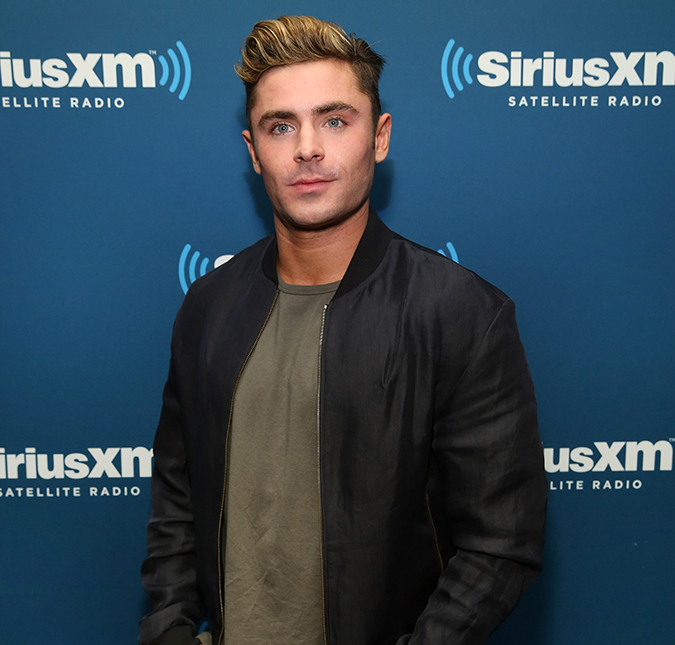 Zac Efron fala sobre sobriedade e revela: <I>Costumava acordar e já dar um Google em mim mesmo</i>