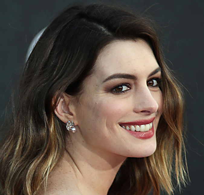 Anne Hathaway não recebeu a reação esperada ao aparecer na academia após dar à luz, entenda!