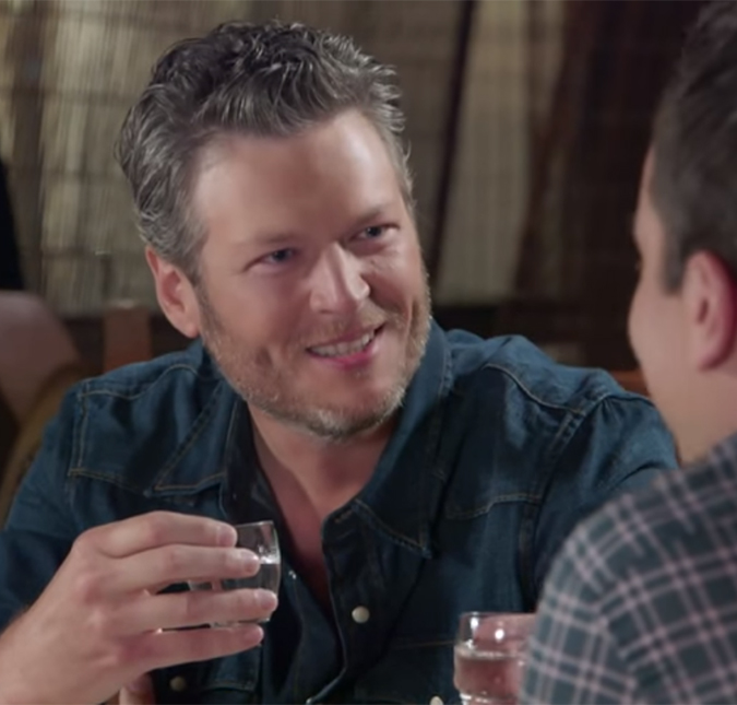 Blake Shelton é obrigado a comer comida crua, entenda!