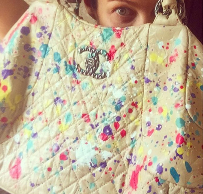 Luana Piovana mostra bolsa de grife customizada e avisa: <i>Chora, só eu tenho</i>