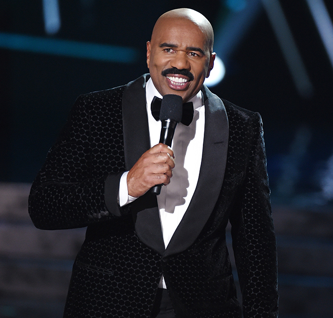 <i>- Eu nunca mais poderei ir para a Colômbia!,</i> diz Steve Harvey após gafe história durante o <i>Miss Universo</i>